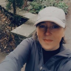 Chelle – School Expedition Leader Recruitment Manager Chelle - School Expedition Leader Recruitment Manager